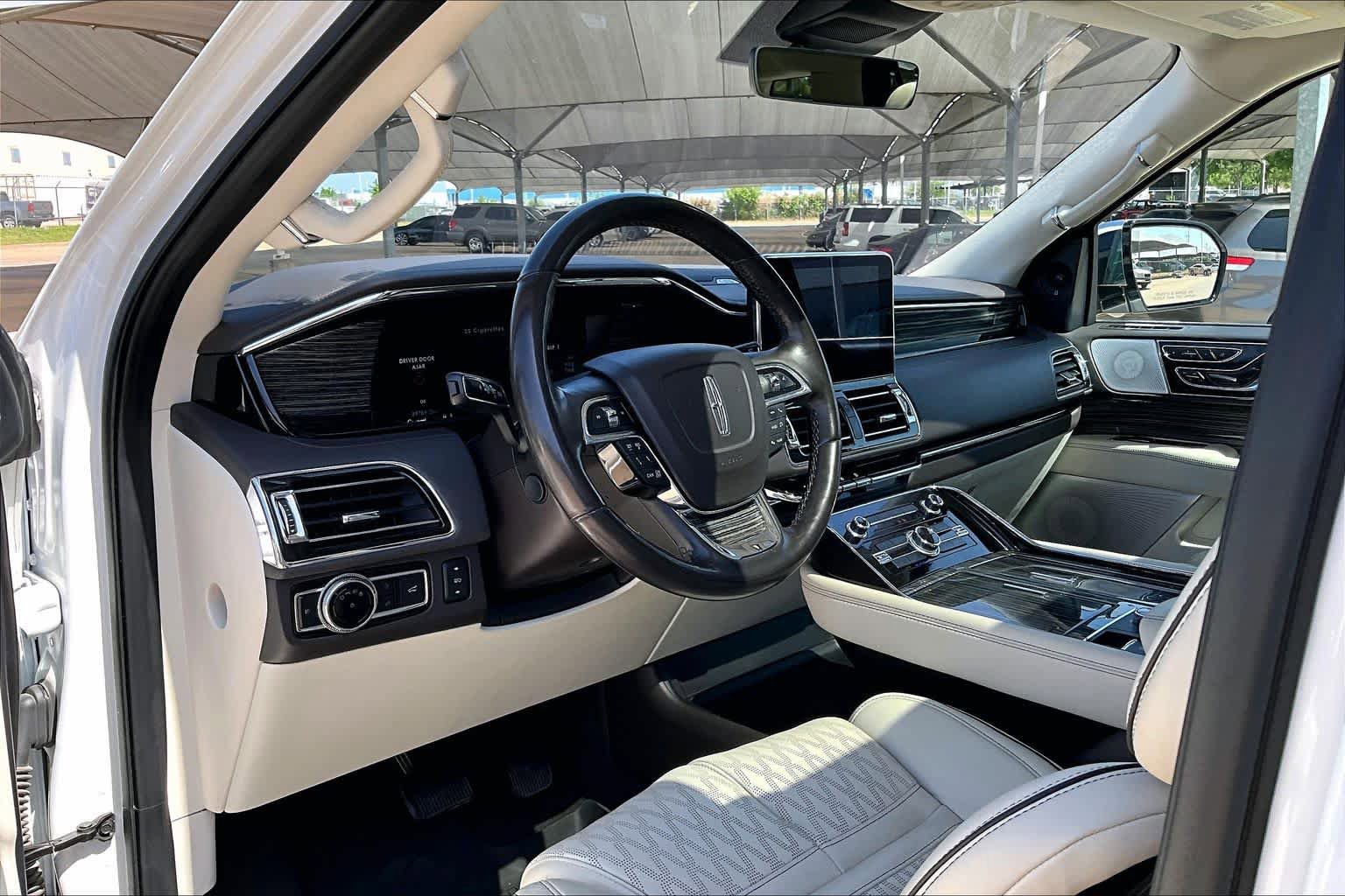 Used 2020 Lincoln Navigator Black Label AWD/4WD image 17