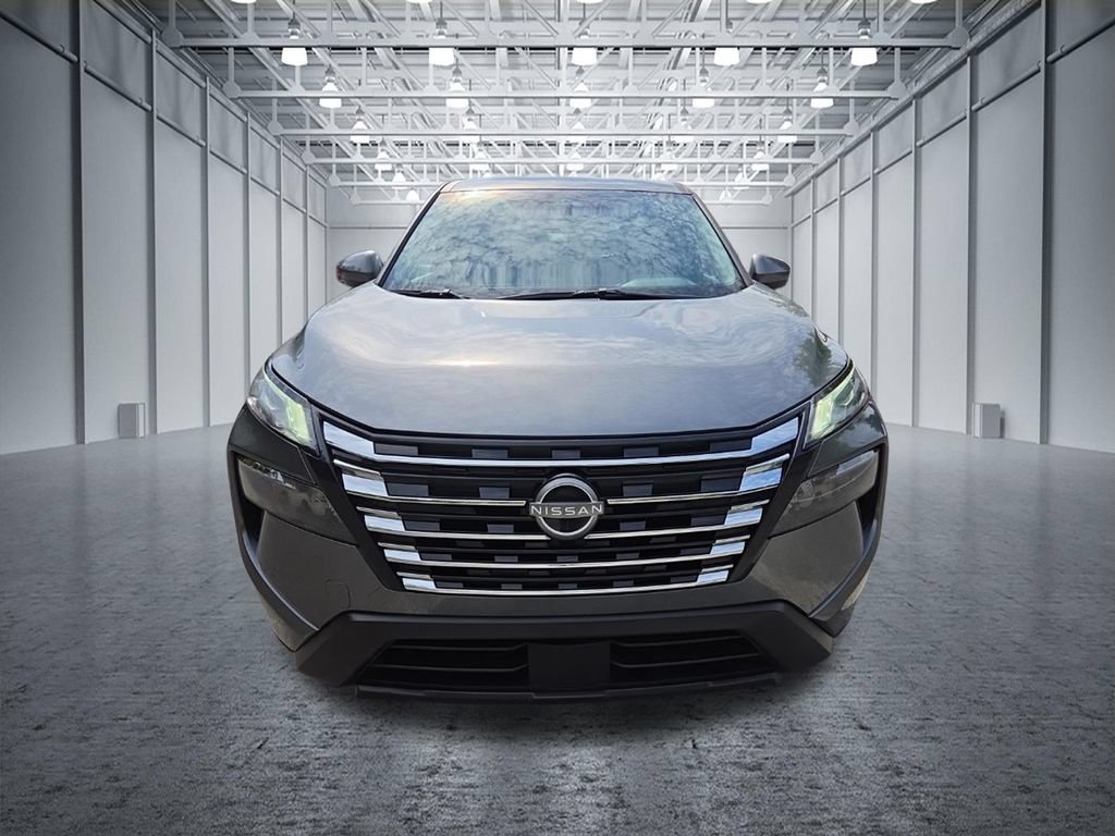 Certified 2025 Nissan Rogue SV FWD image 2