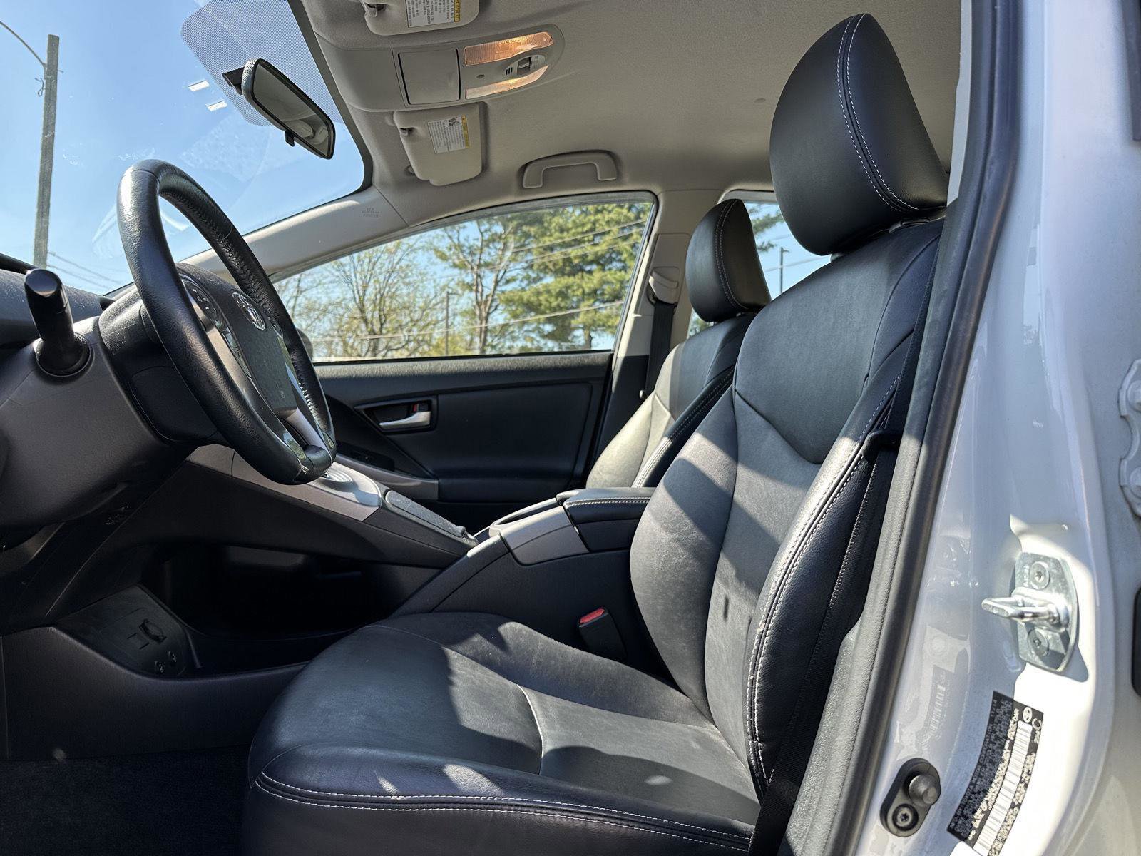 Used 2015 Toyota Prius Persona Series FWD image 11
