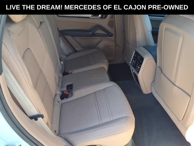 Used 2022 Porsche Cayenne Platinum Edition AWD/4WD image 21
