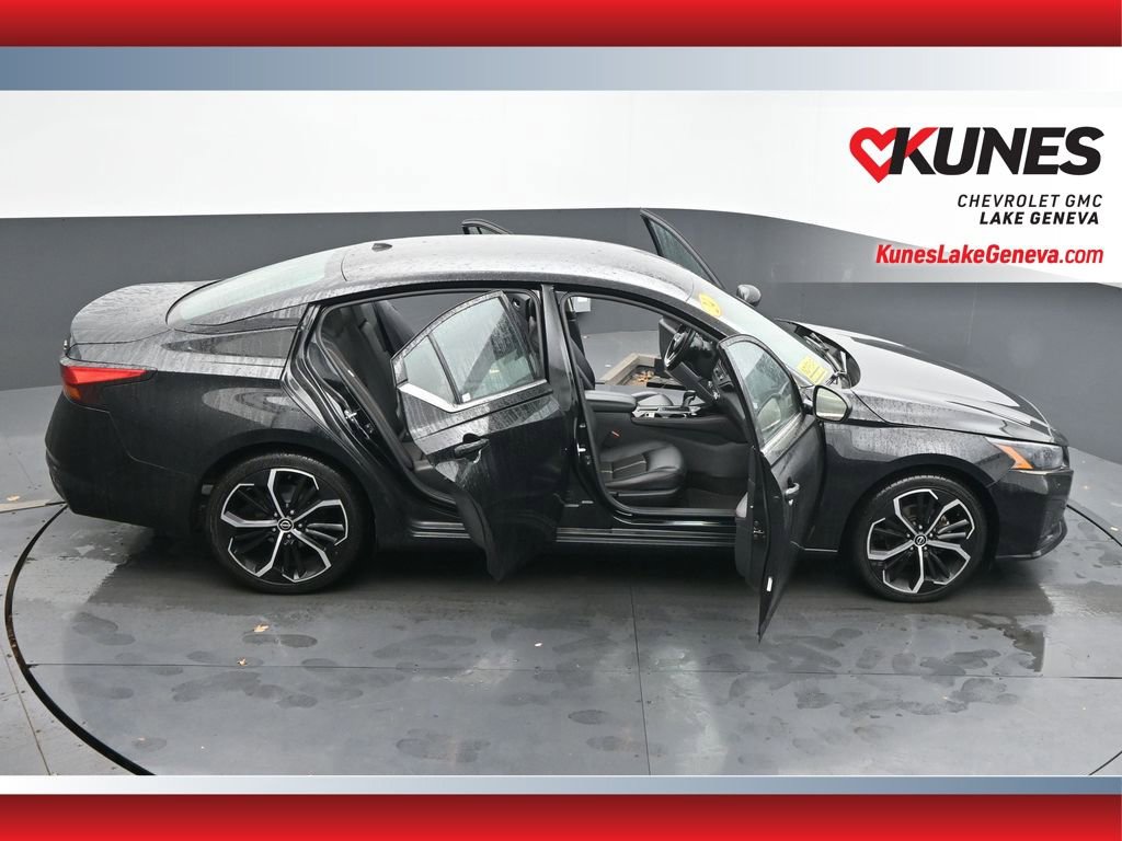 Used 2024 Nissan Altima 2.5 SR FWD image 55