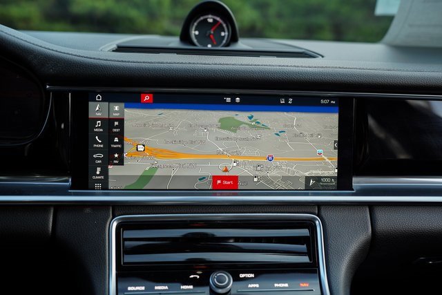 Used 2018 Porsche Panamera 4 image 31