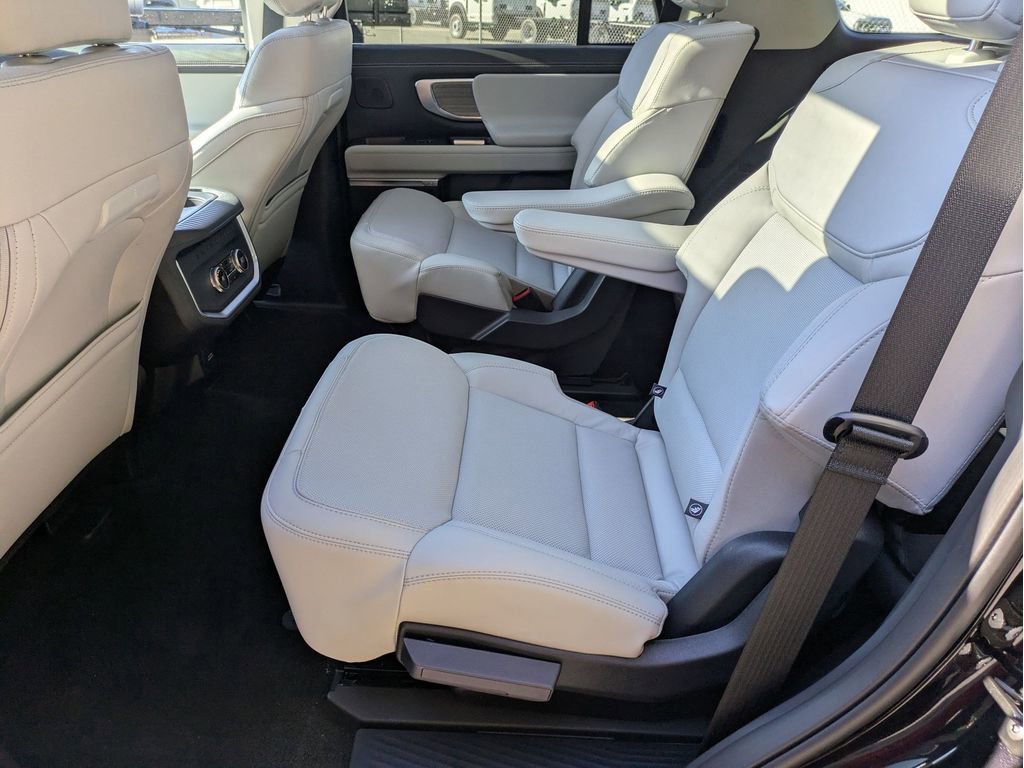 New 2025 Ford Expedition Platinum image 35