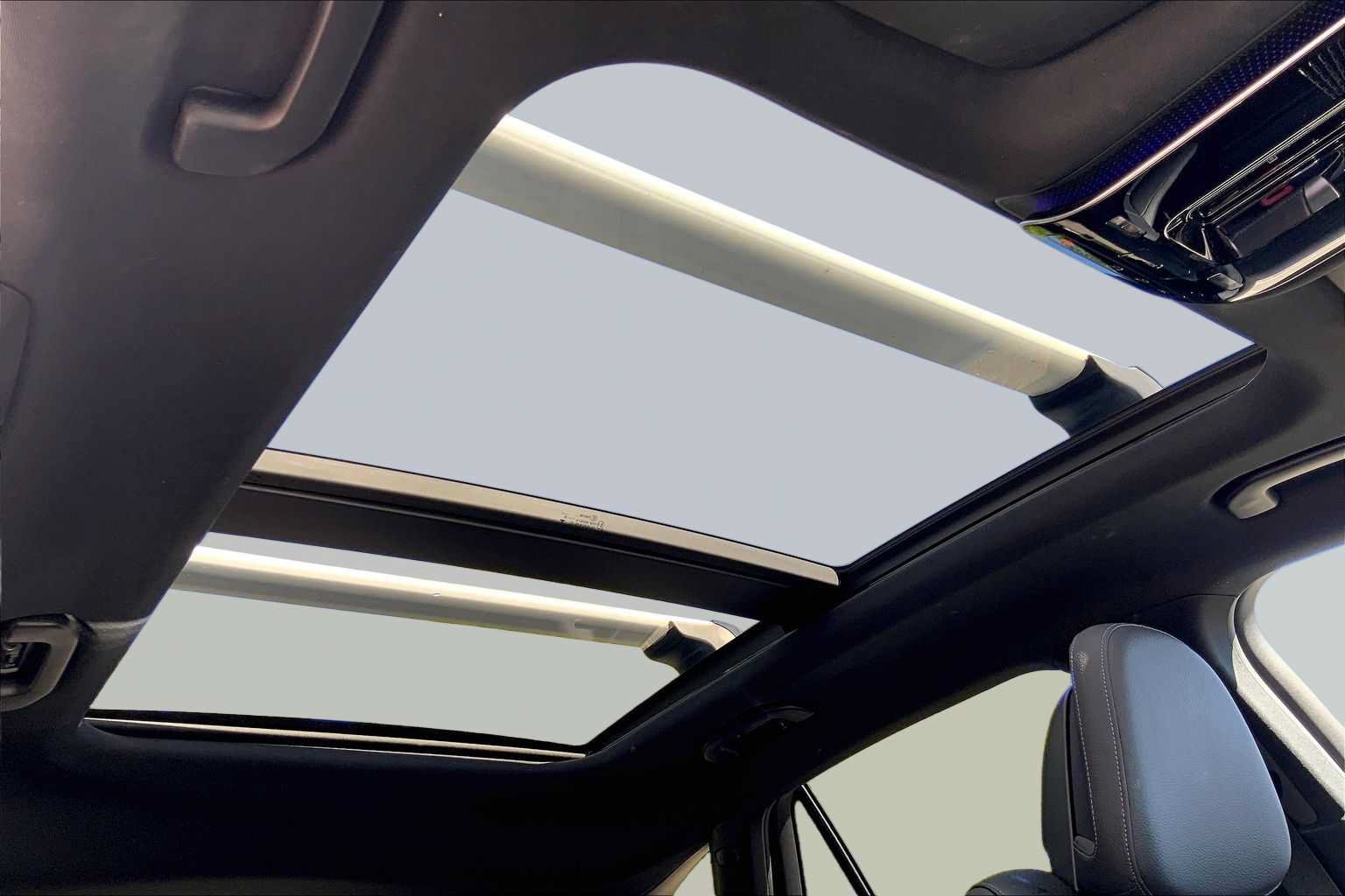 Used 2023 Mercedes-Benz GLC 300 4MATIC image 26
