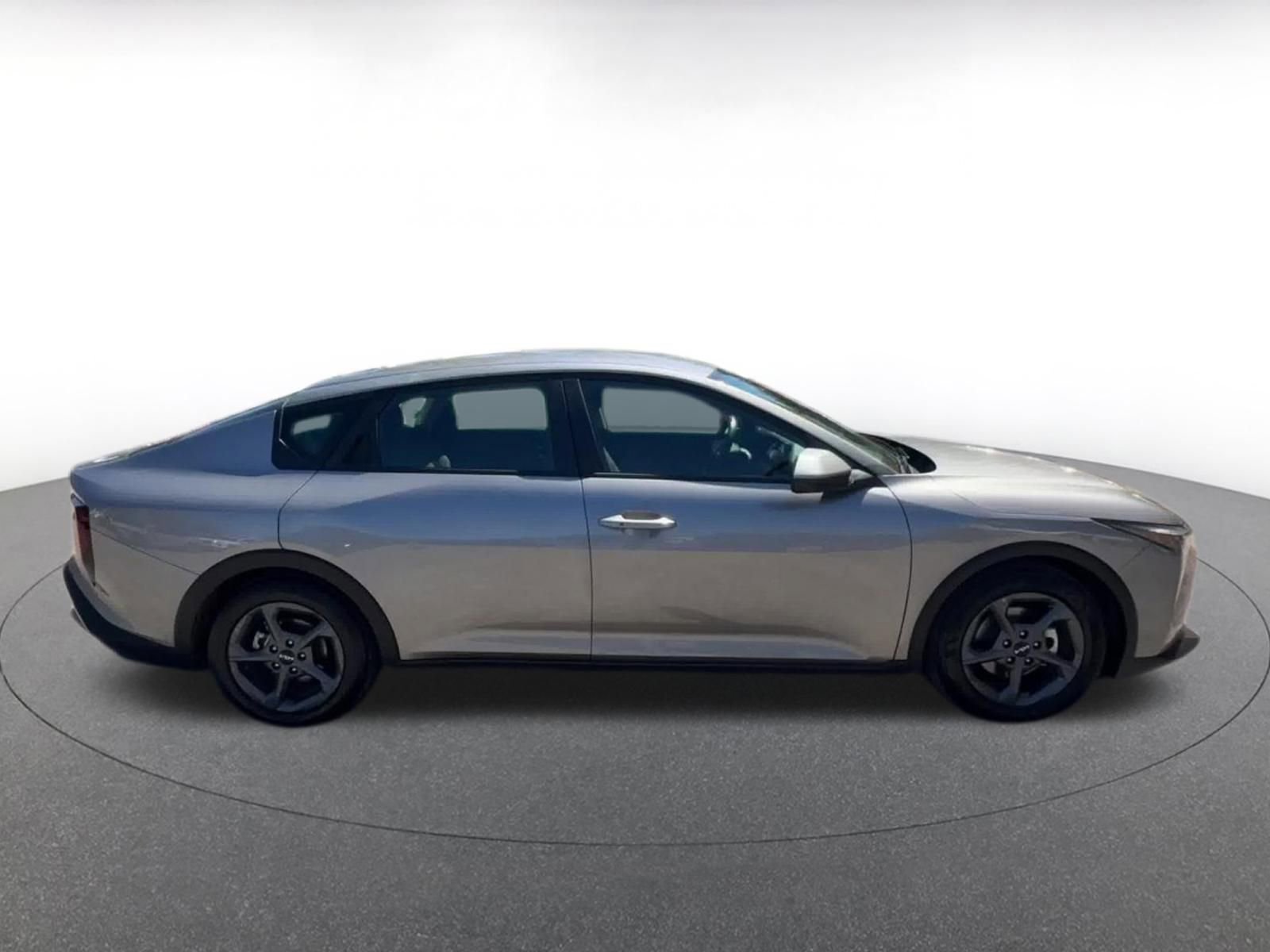 Used 2025 Kia K4 FWD image 16