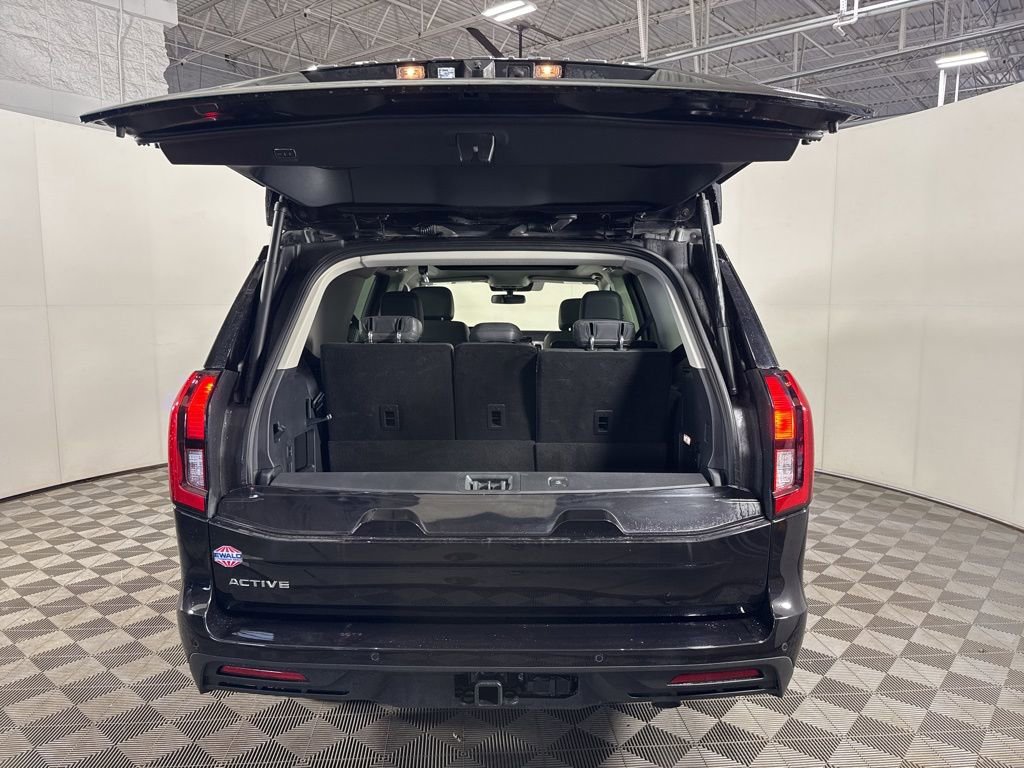 Used 2025 Ford Expedition Active AWD/4WD image 9