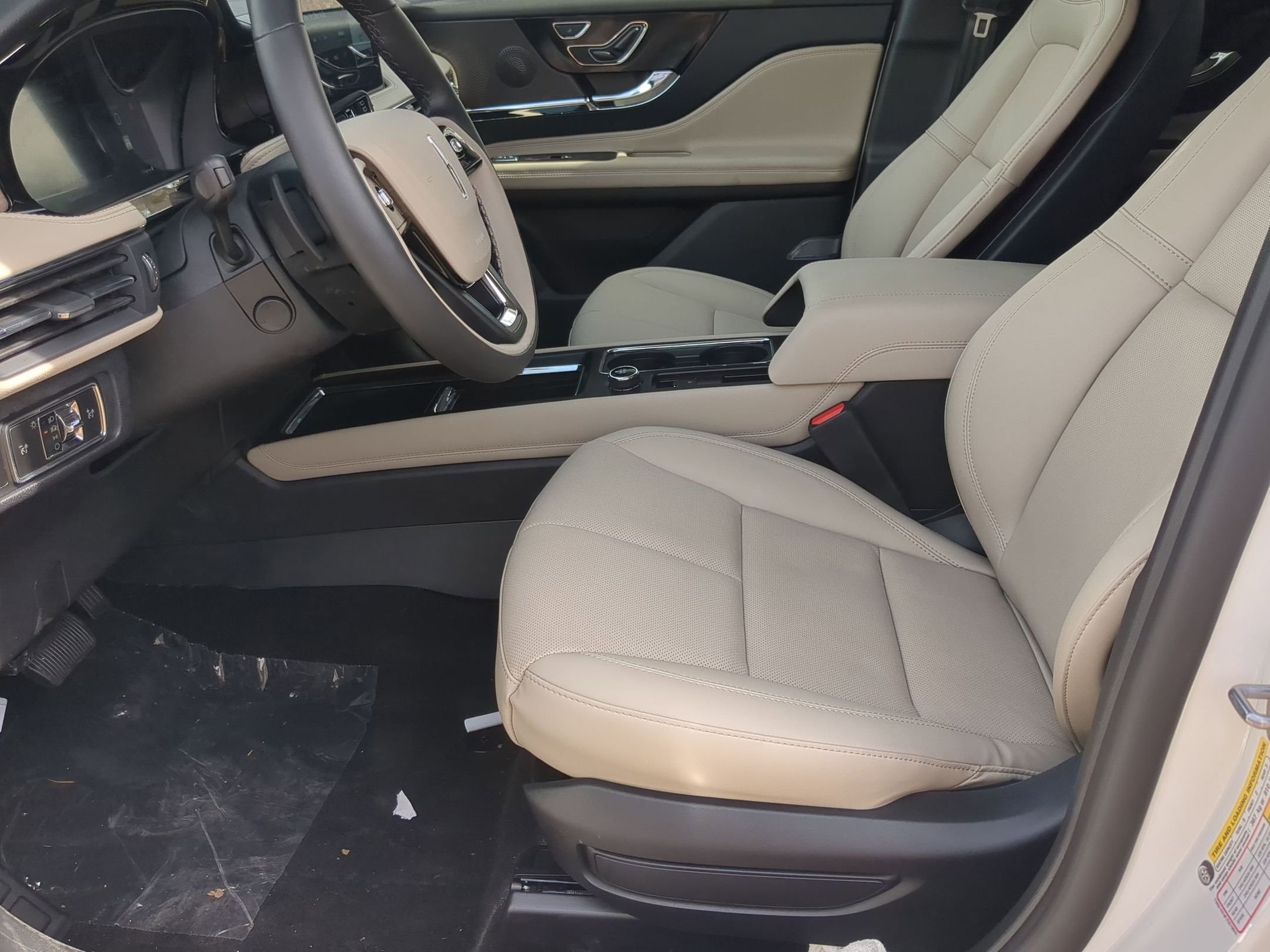 New 2026 Lincoln Corsair Reserve w/ Jet Appearance Package image 10