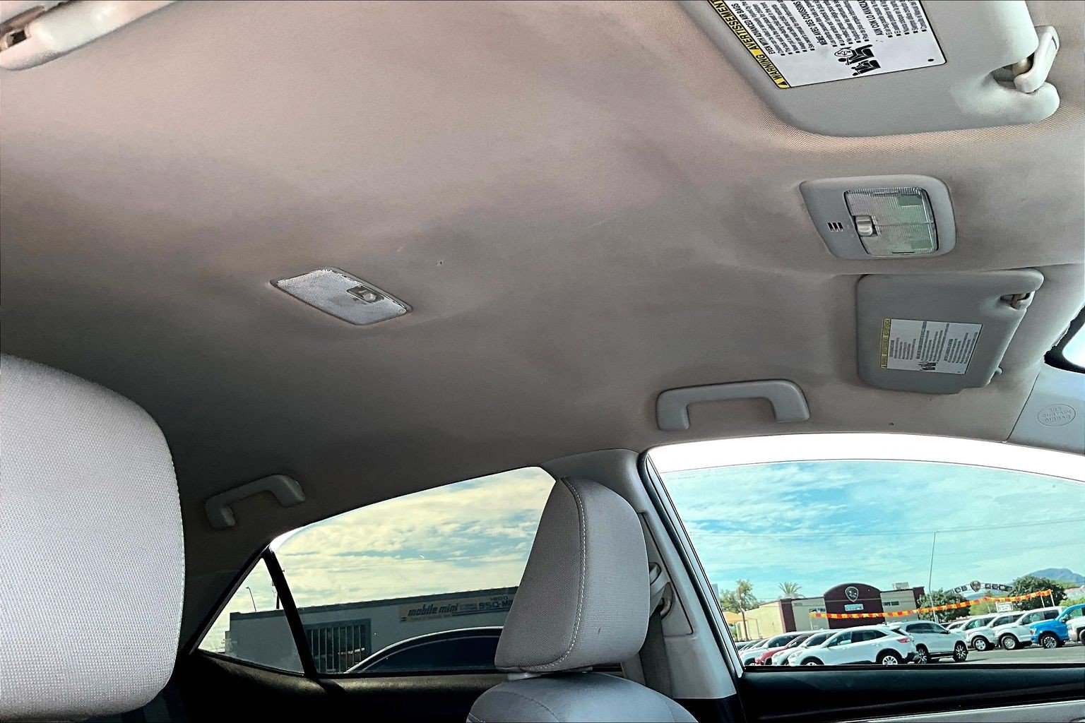 Used 2017 Toyota Corolla LE w/ Carpet Mat Package (TMS) FWD image 15