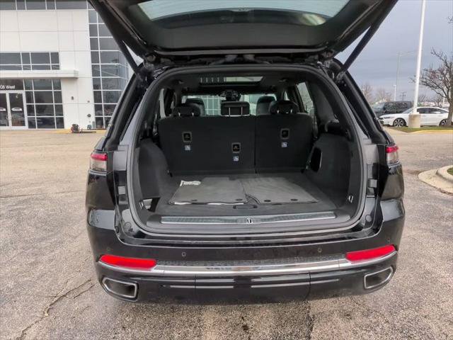 Certified 2024 Jeep Grand Cherokee Overland w/ Luxury Tech Group IV AWD/4WD image 11