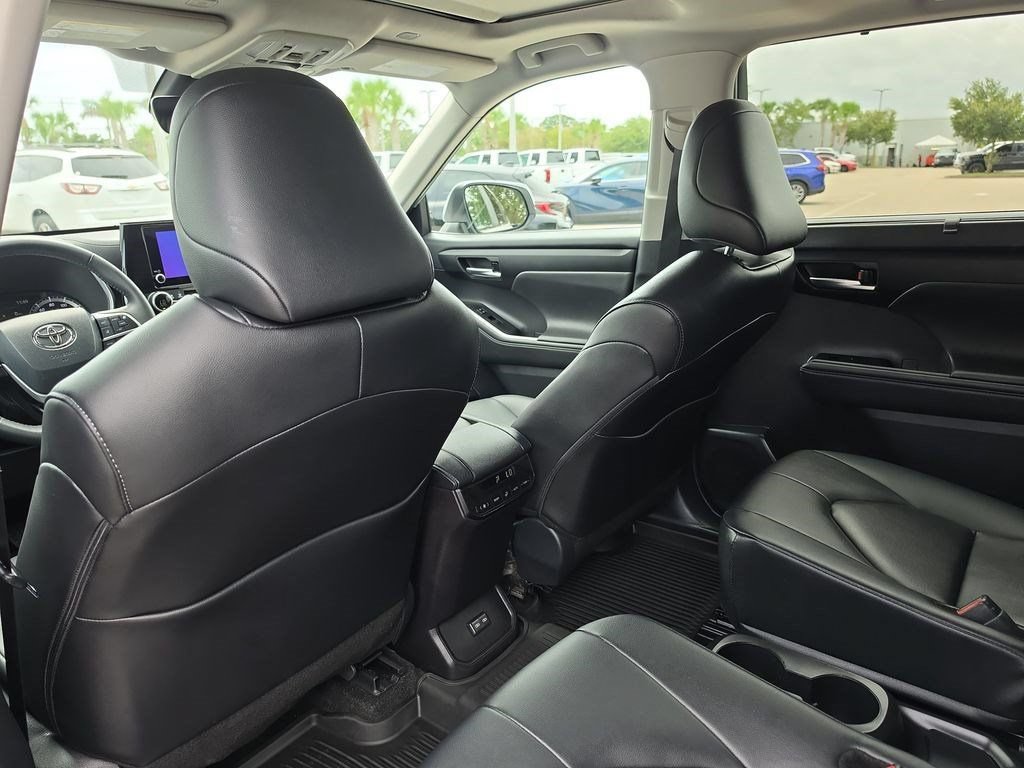 Certified 2026 Toyota Highlander XLE AWD/4WD image 30