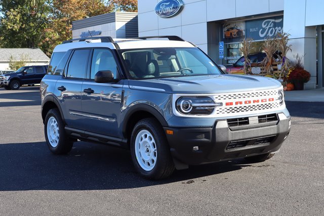 New 2025 Ford Bronco Sport Heritage w/ Convenience Package AWD/4WD image 2