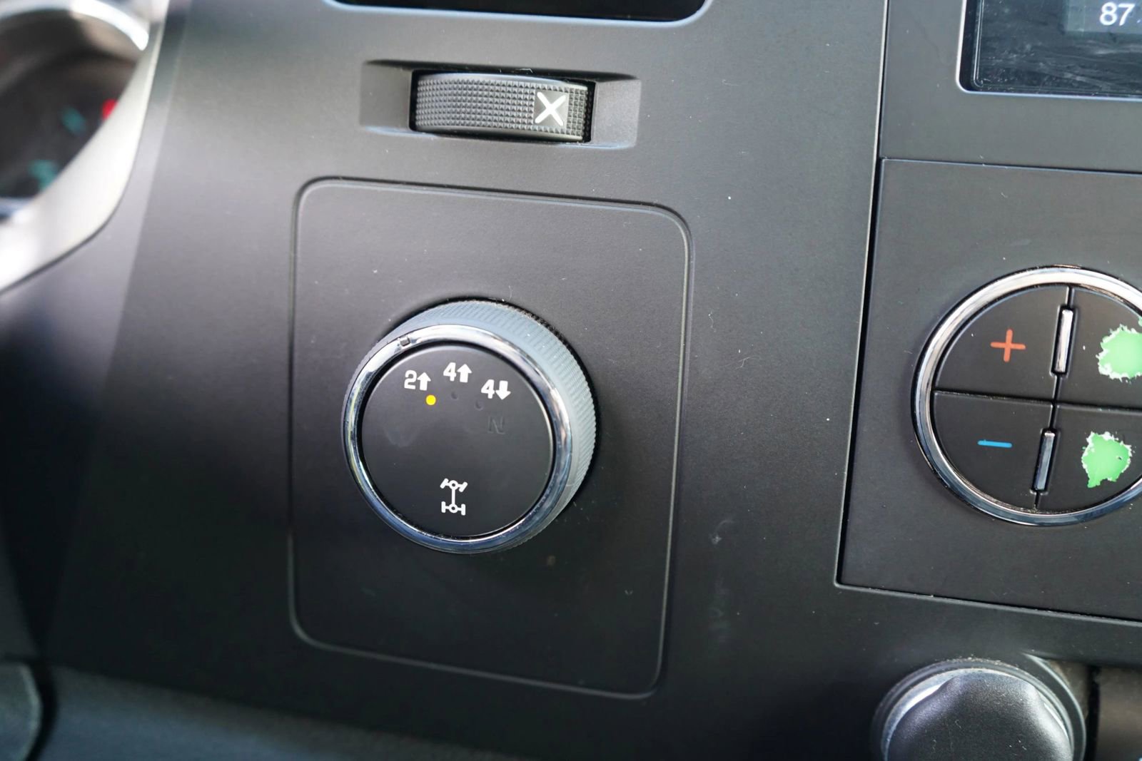 Used 2014 Chevrolet Silverado 2500 LT w/ Custom Sport Truck Package image 15