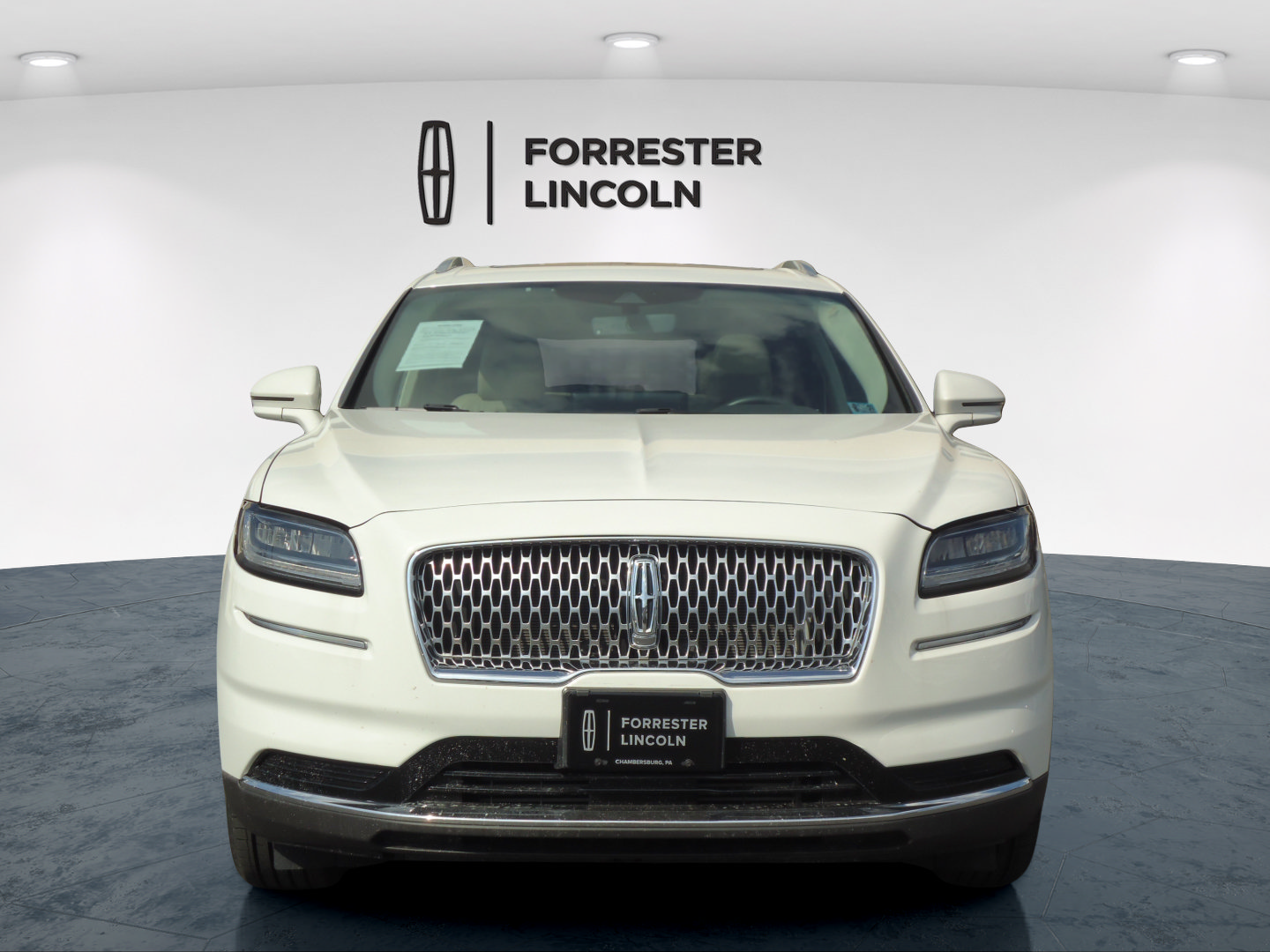 Used 2023 Lincoln Nautilus Reserve w/ Cargo Utility Package AWD/4WD image 8