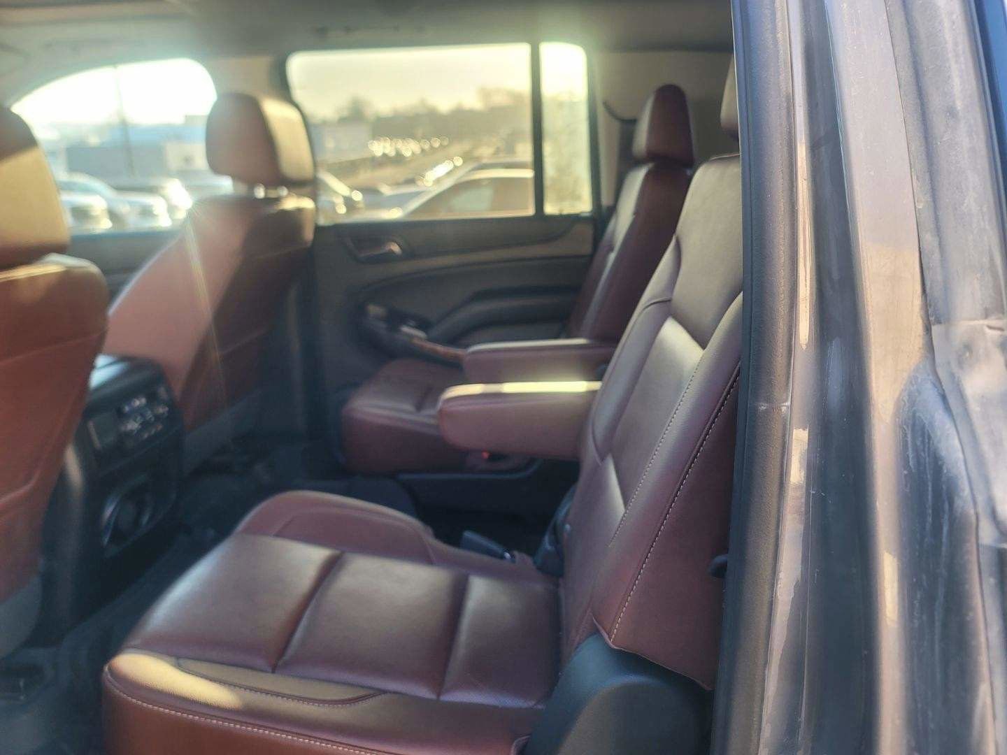 Used 2019 Chevrolet Suburban Premier w/ Premier Plus Edition AWD/4WD image 6