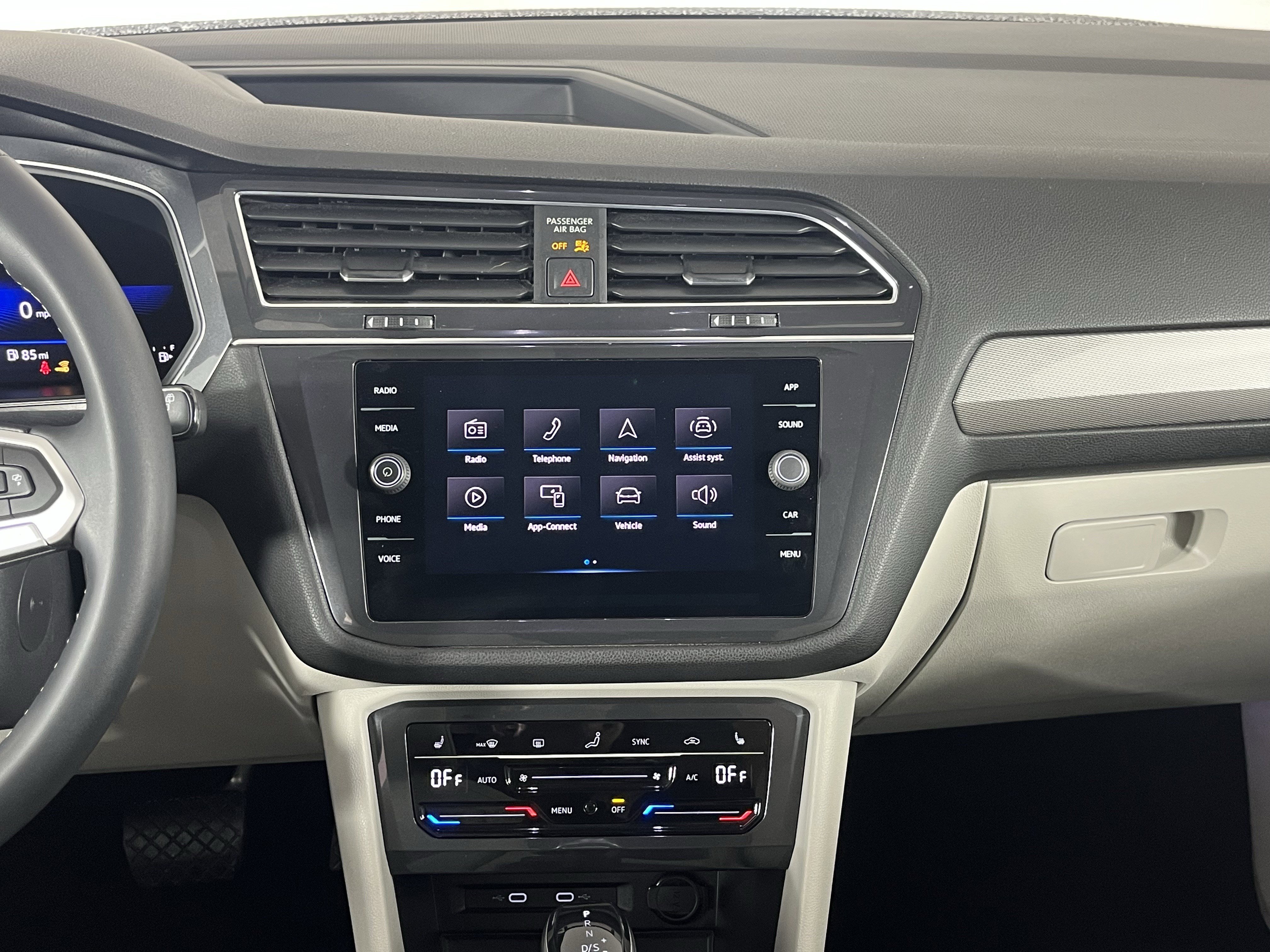 Certified 2022 Volkswagen Tiguan SE w/ Panoramic Sunroof Package image 13