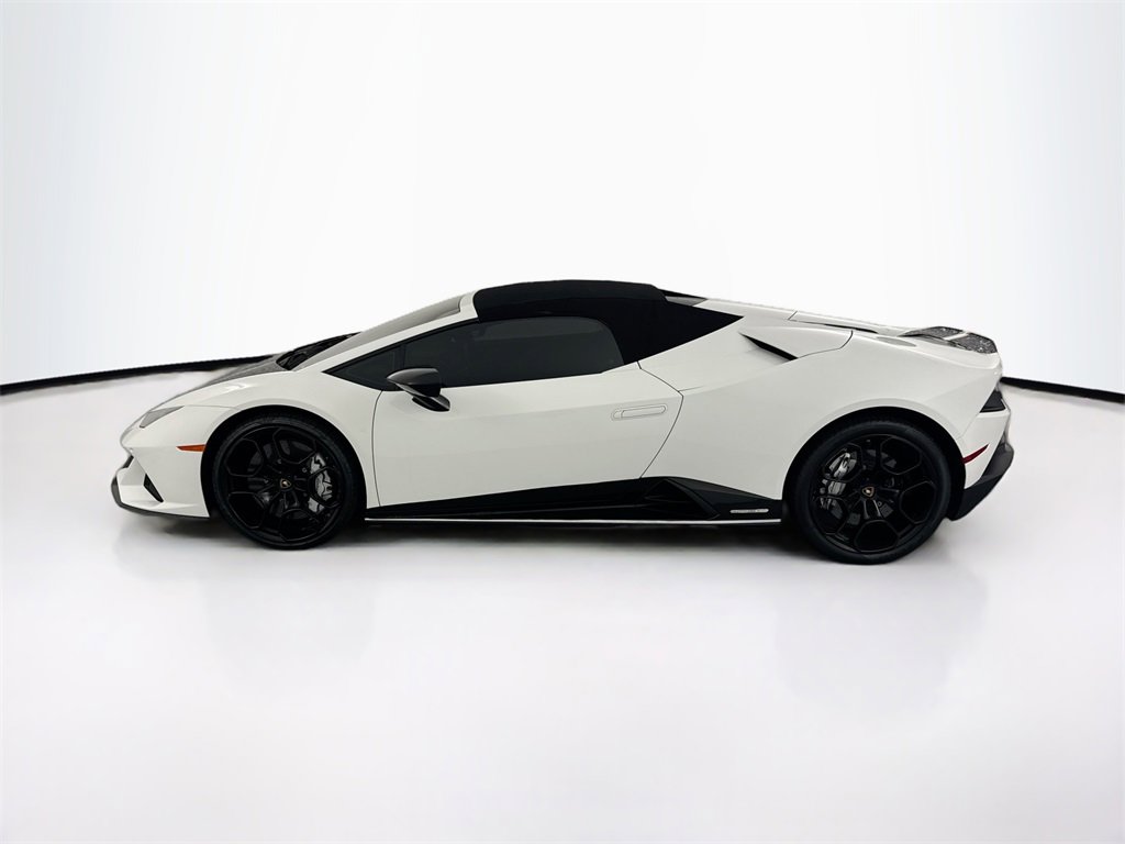 Used 2020 Lamborghini Huracan EVO image 39