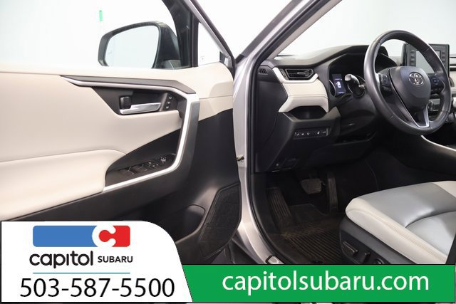 Used 2022 Toyota RAV4 XLE Premium AWD/4WD image 9