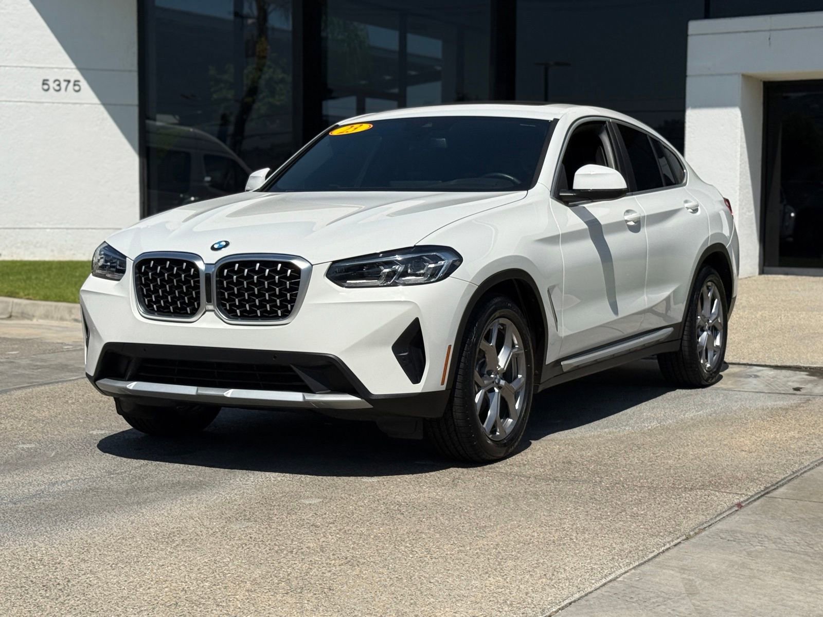 Used 2023 BMW X4 xDrive30i w/ Premium Package AWD/4WD image 2