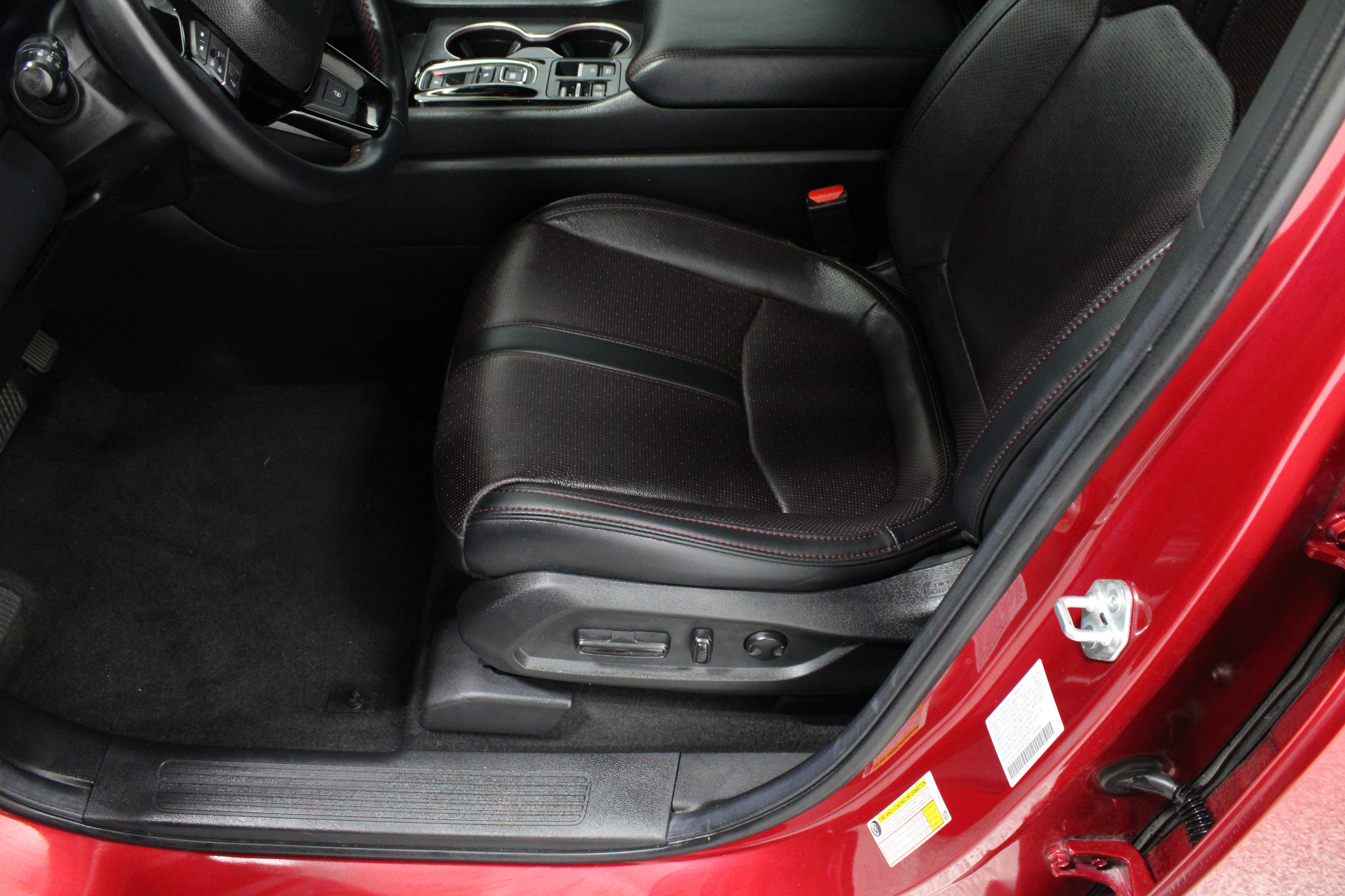 Used 2025 Honda Pilot Black Edition image 15