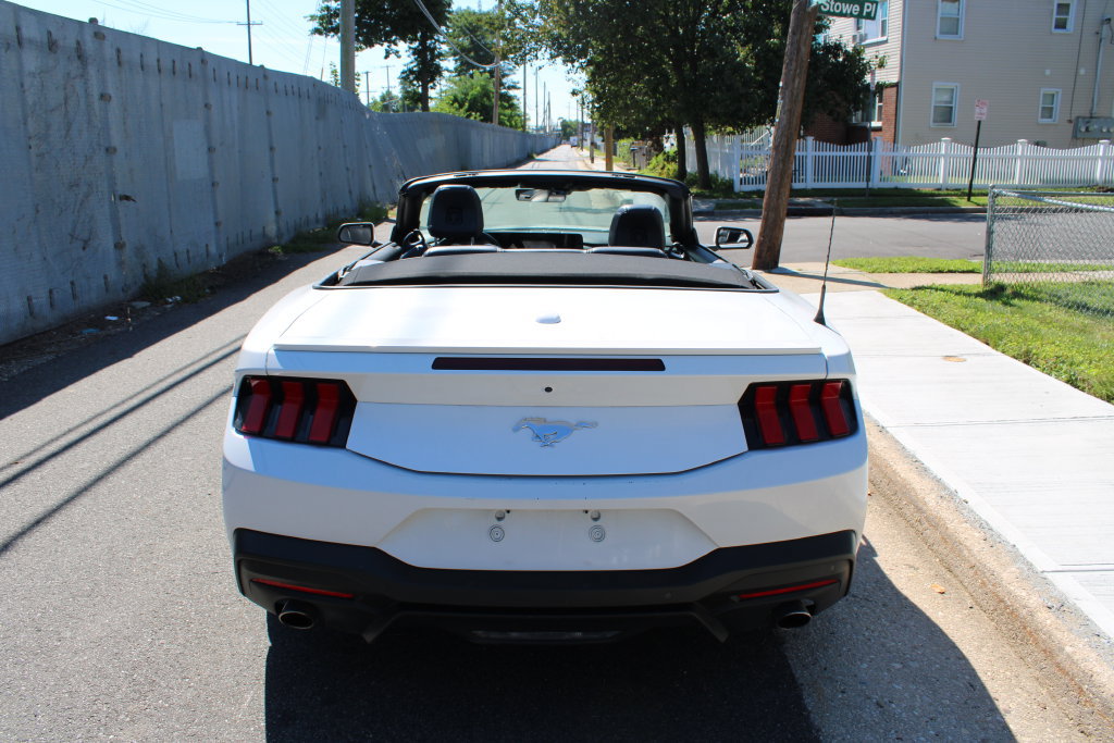 Used 2024 Ford Mustang Premium RWD image 6
