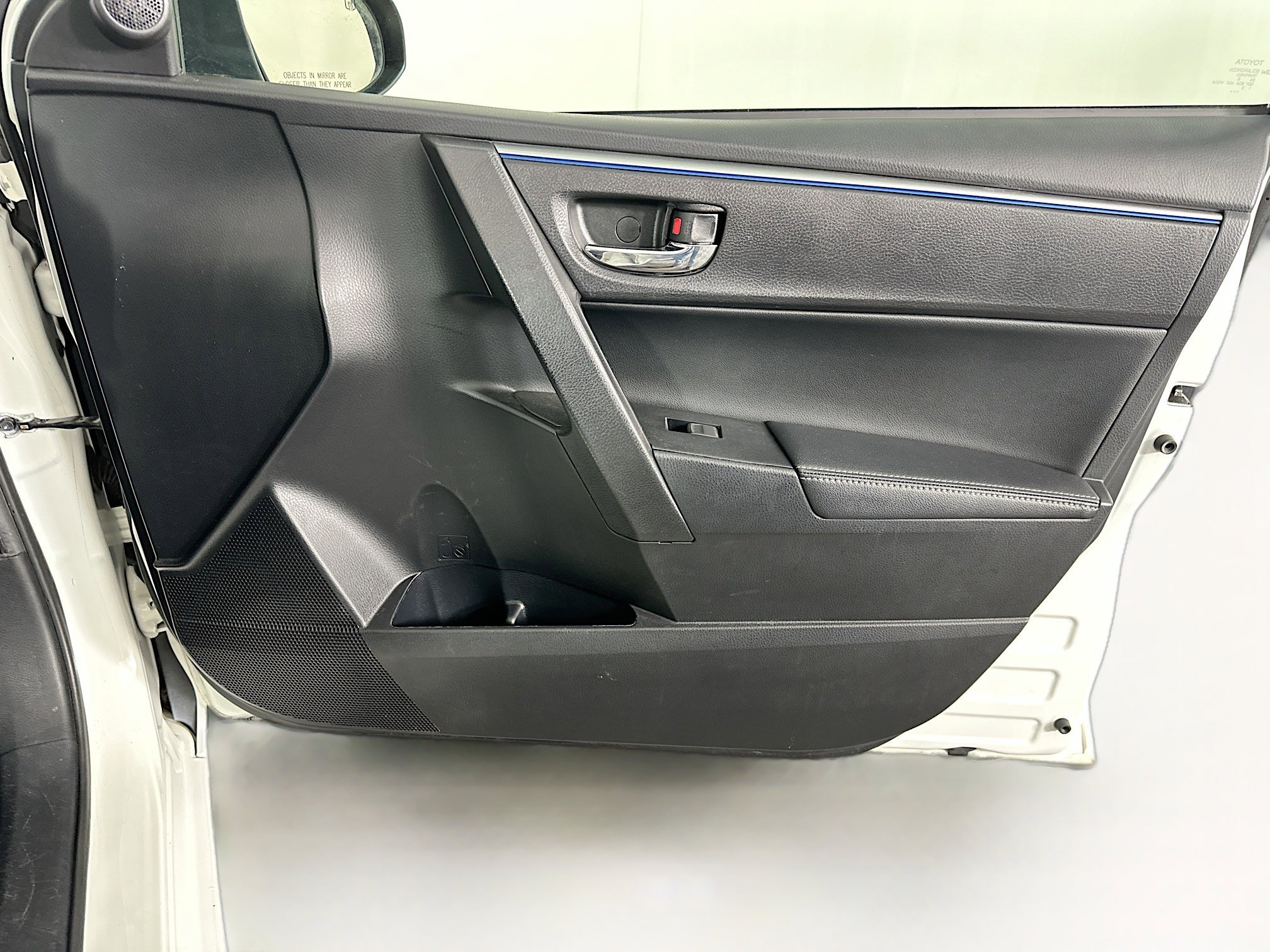 Used 2016 Toyota Corolla S image 30