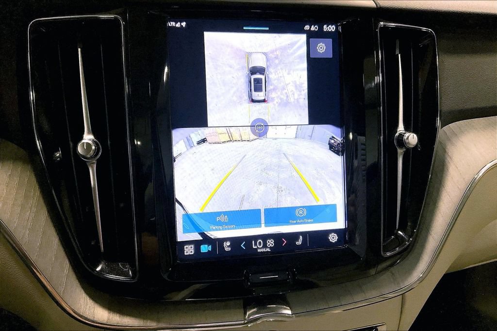 Certified 2024 Volvo XC60 B5 Plus AWD/4WD image 14