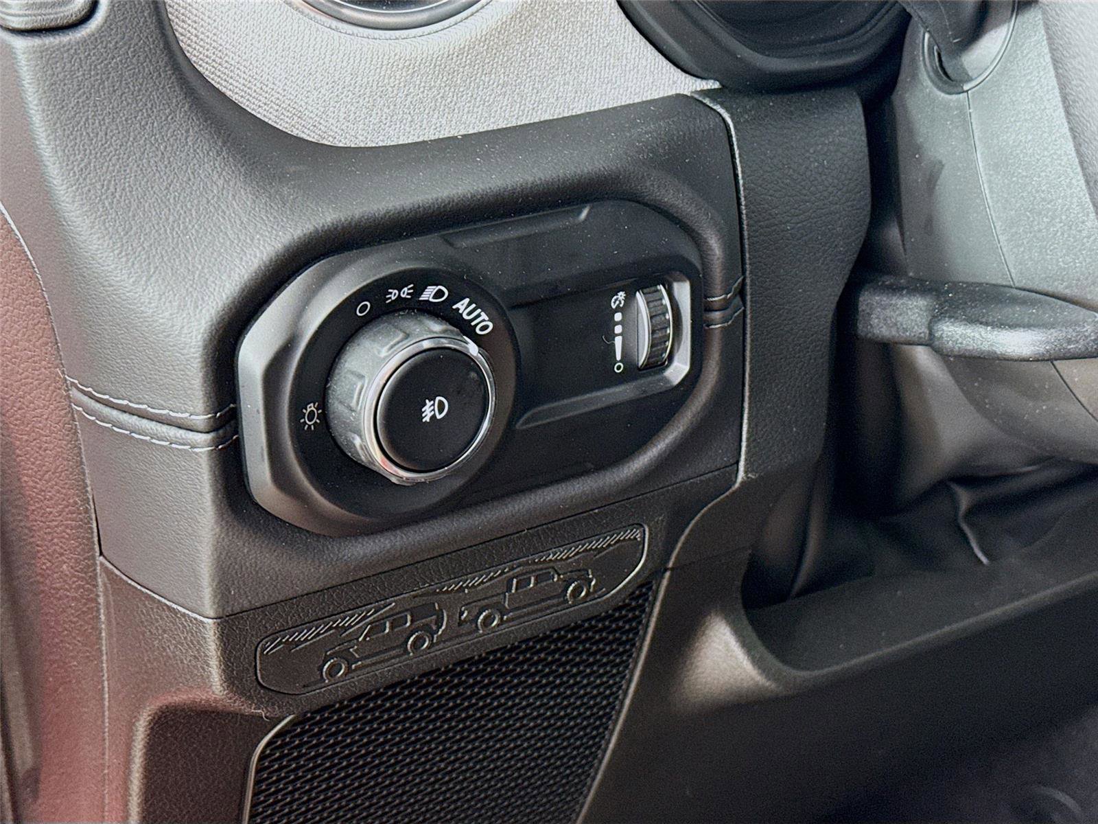 New 2025 Jeep Wrangler Sahara w/ Technology Group image 10