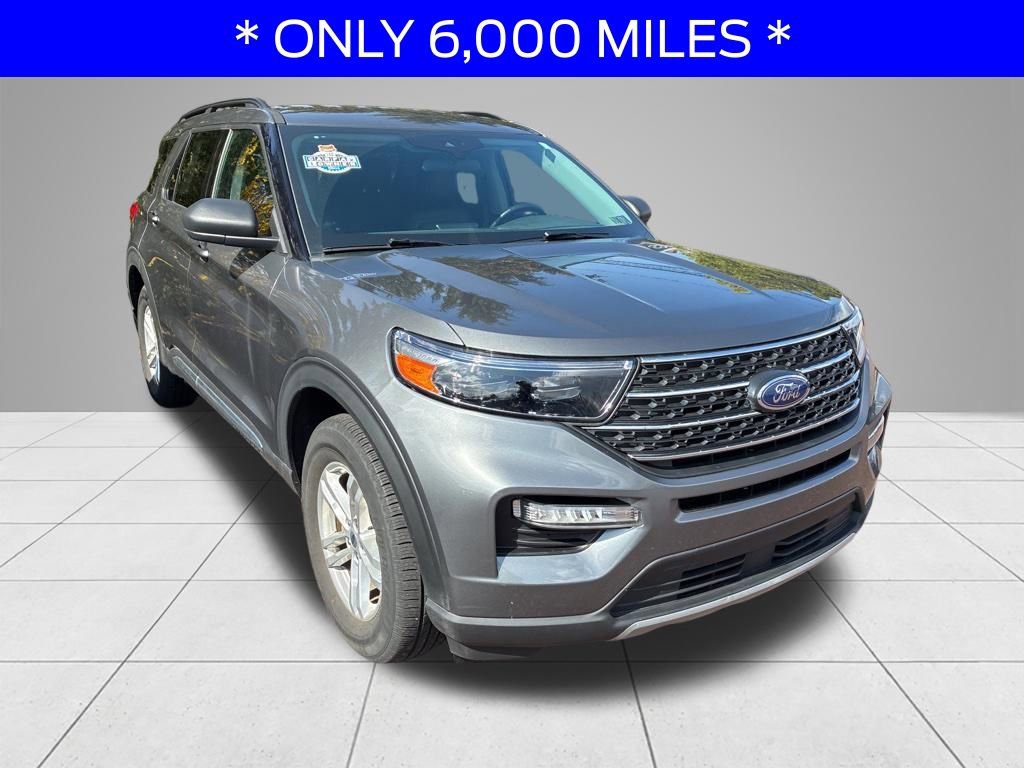 Used 2023 Ford Explorer XLT w/ Equipment Group 202A image 2