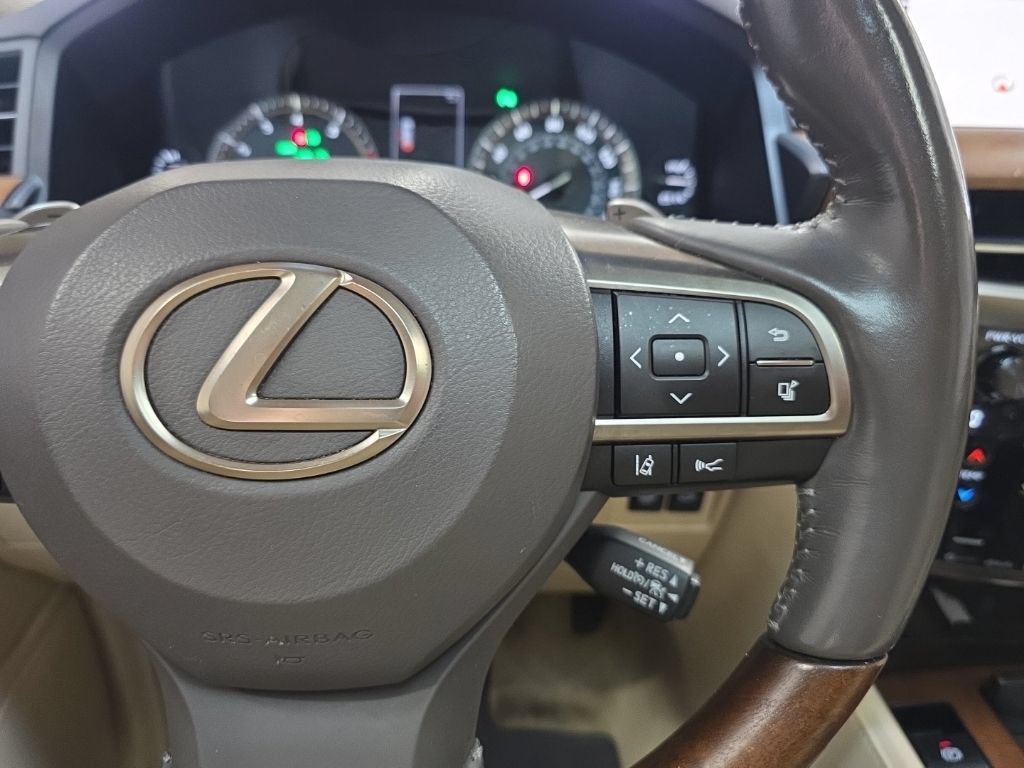 Used 2019 Lexus LX 570 4WD w/ Luxury Package image 22