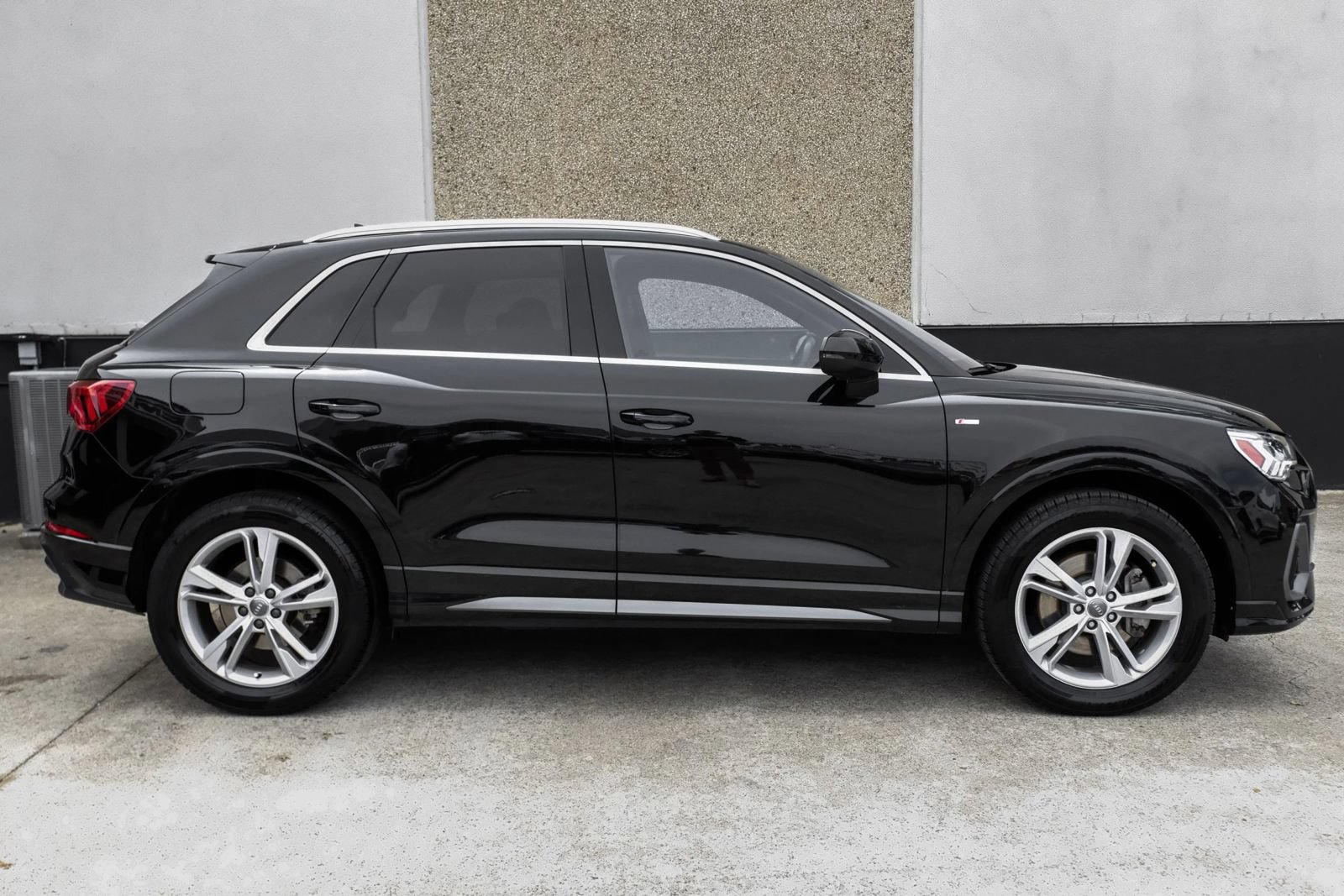 Used 2020 Audi Q3 2.0T Premium Plus w/ Premium Plus Package AWD/4WD image 7