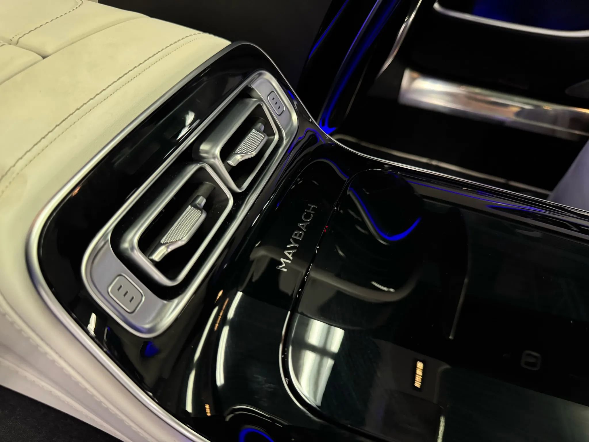 Used 2023 Mercedes-Benz Maybach S 680 S 680 4MATIC Sedan 4D w/ Manufaktur Leather Package image 47