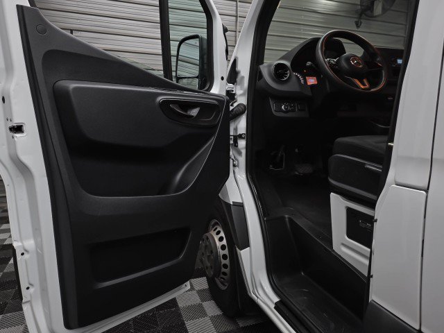 Used 2019 Mercedes-Benz Sprinter 3500 image 29
