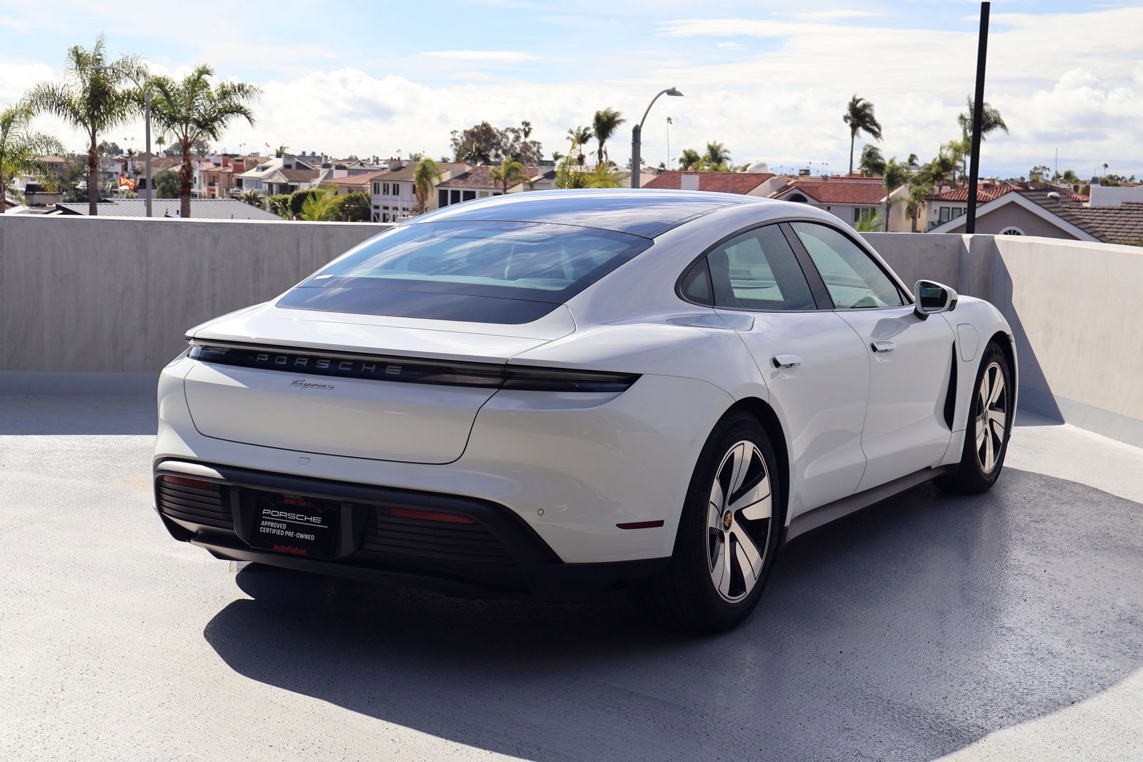 Certified 2022 Porsche Taycan image 8