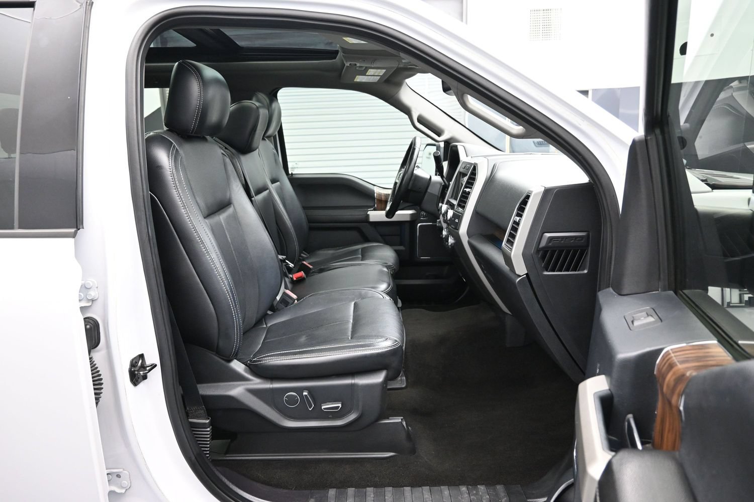 Used 2018 Ford F150 Lariat RWD image 43