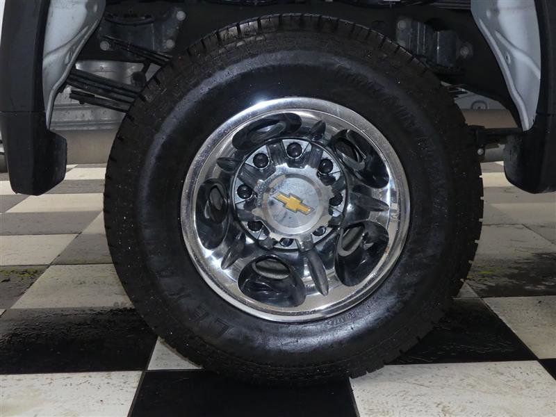 Used 2025 Chevrolet Silverado 3500 LT image 33