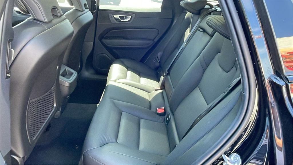 Used 2025 Volvo XC60 B5 Plus AWD/4WD image 12