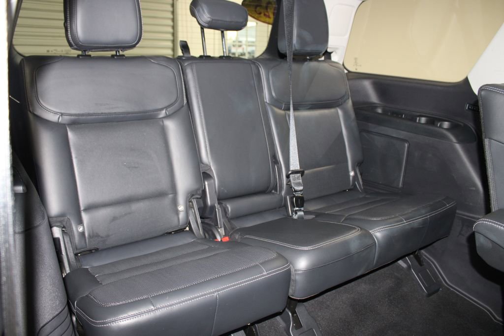 Used 2025 Ford Expedition Platinum image 36