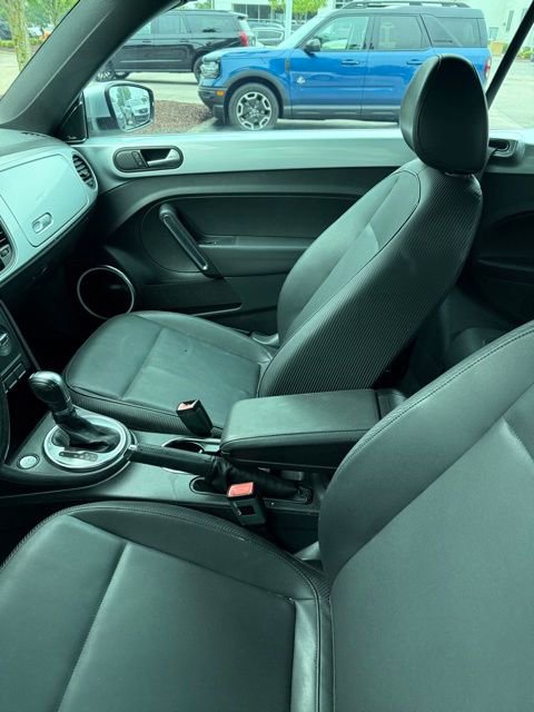 Used 2013 Volkswagen Beetle TDI FWD image 7