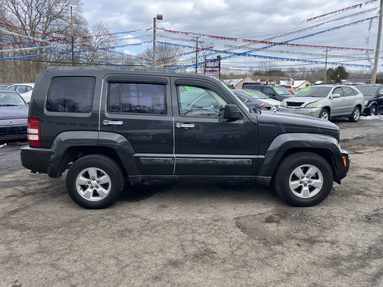 Used 2011 Jeep Liberty Sport image 4