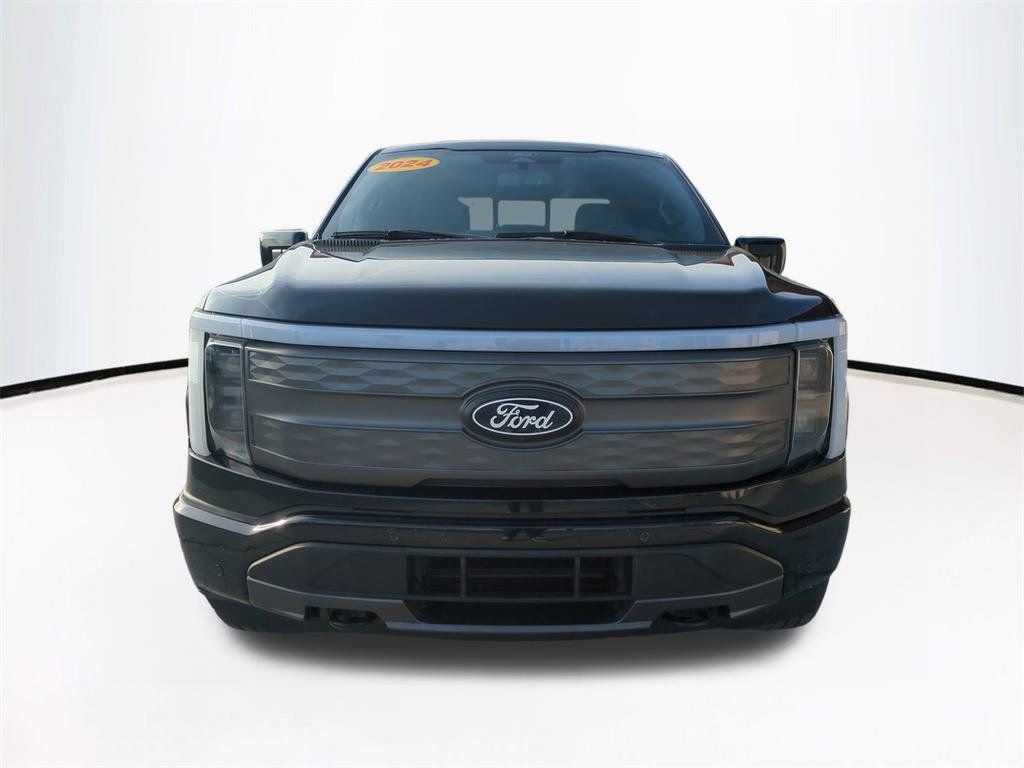 Used 2024 Ford F150 Lightning Lariat image 3