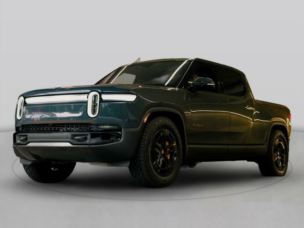Used 2025 Rivian R1T Premium AWD/4WD image 2