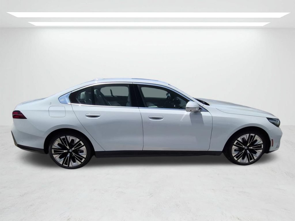New 2027 BMW 530i w/ Premium Package RWD image 3