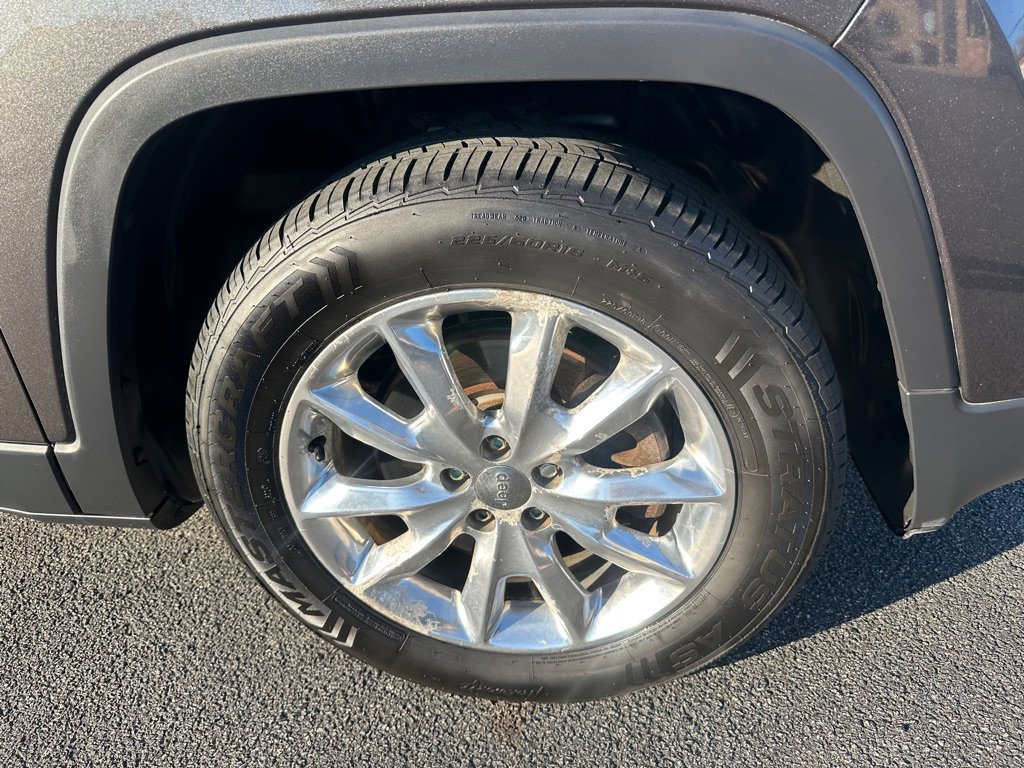 Used 2015 Jeep Cherokee Limited image 15