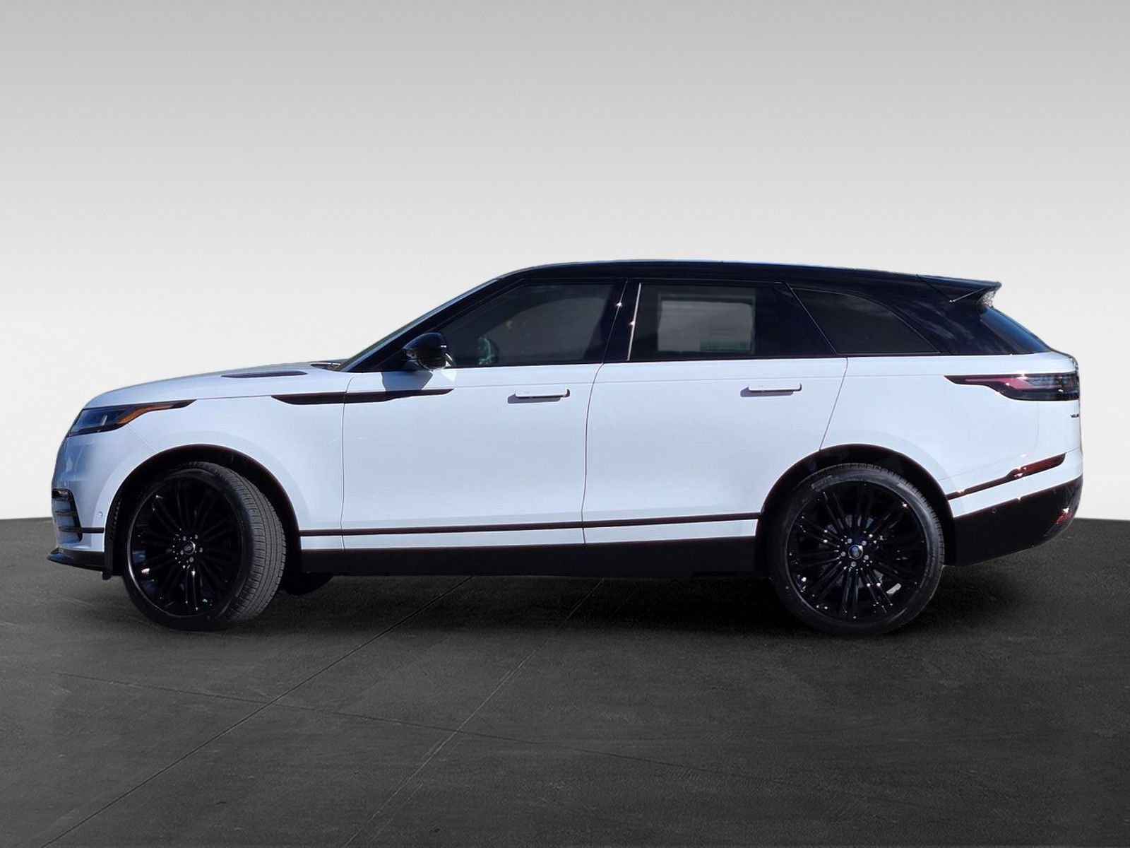 New 2026 Land Rover Range Rover Velar Dynamic SE AWD/4WD image 4