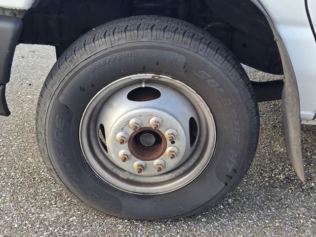 Used 2011 Ford E-450 and Econoline 450 Super Duty image 14