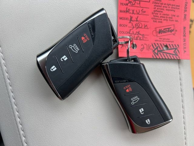 Used 2024 Lexus RX 350 w/ Convenience Package image 28