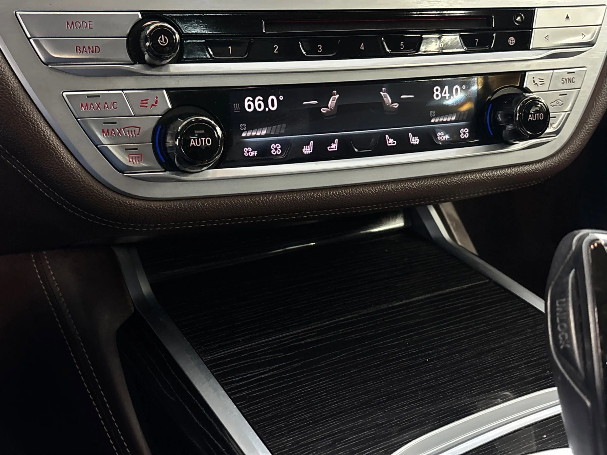 Used 2017 BMW 750i xDrive image 39