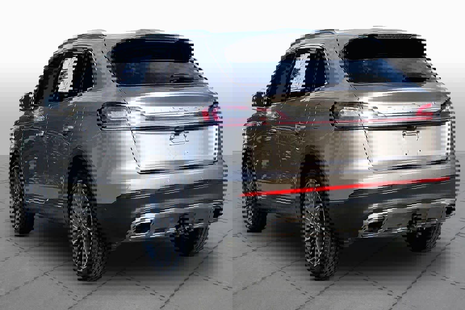 Used 2021 Lincoln Nautilus Reserve w/ Equipment Group 202A image 11