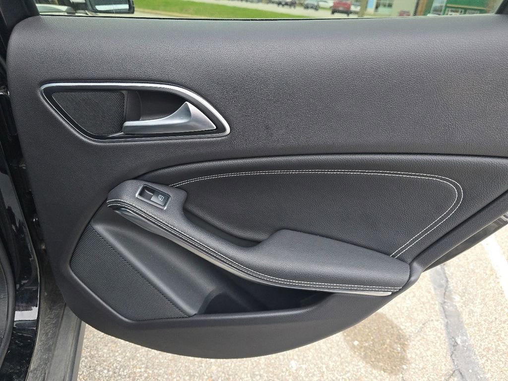 Certified 2020 Mercedes-Benz GLA 250 4MATIC image 24