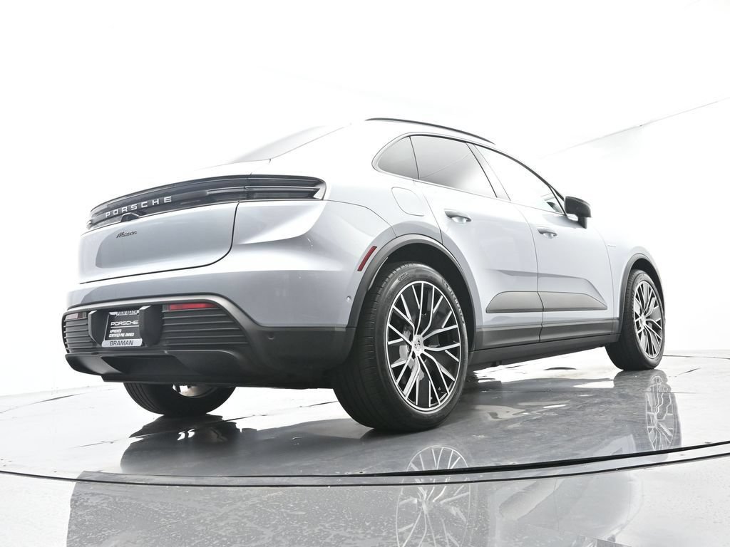 Certified 2025 Porsche Macan Electric RWD image 51